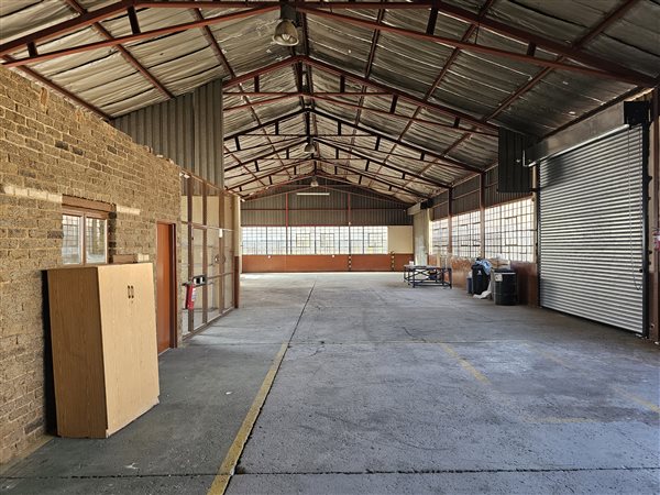 455  m² Industrial space