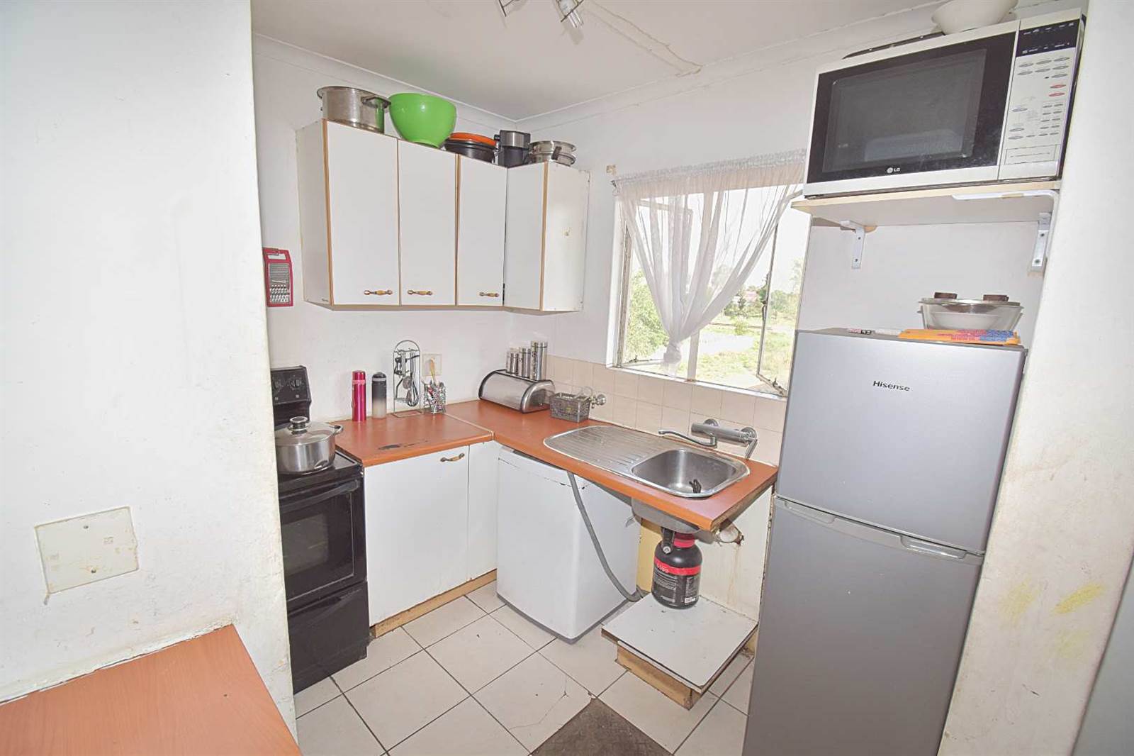 2 Bed Townhouse in Benoni Central photo number 5