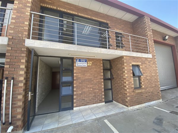 327  m² Industrial space in Olifantsfontein