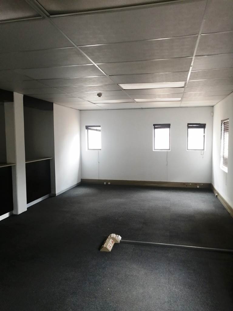 11493  m² Commercial space in Pomona AH photo number 17