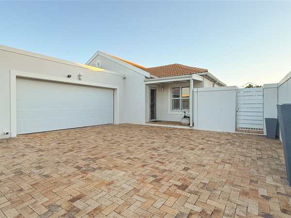 4 Bedroom House 4 Bedroom House
