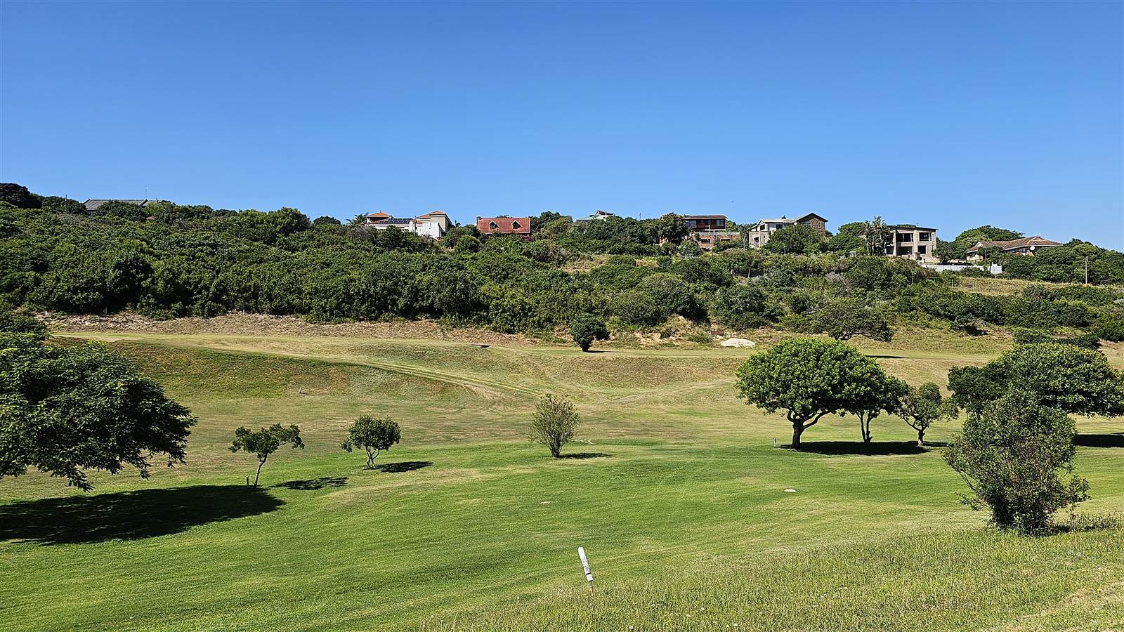 670 m² Land available in Dolphin Creek Golf Estate photo number 12