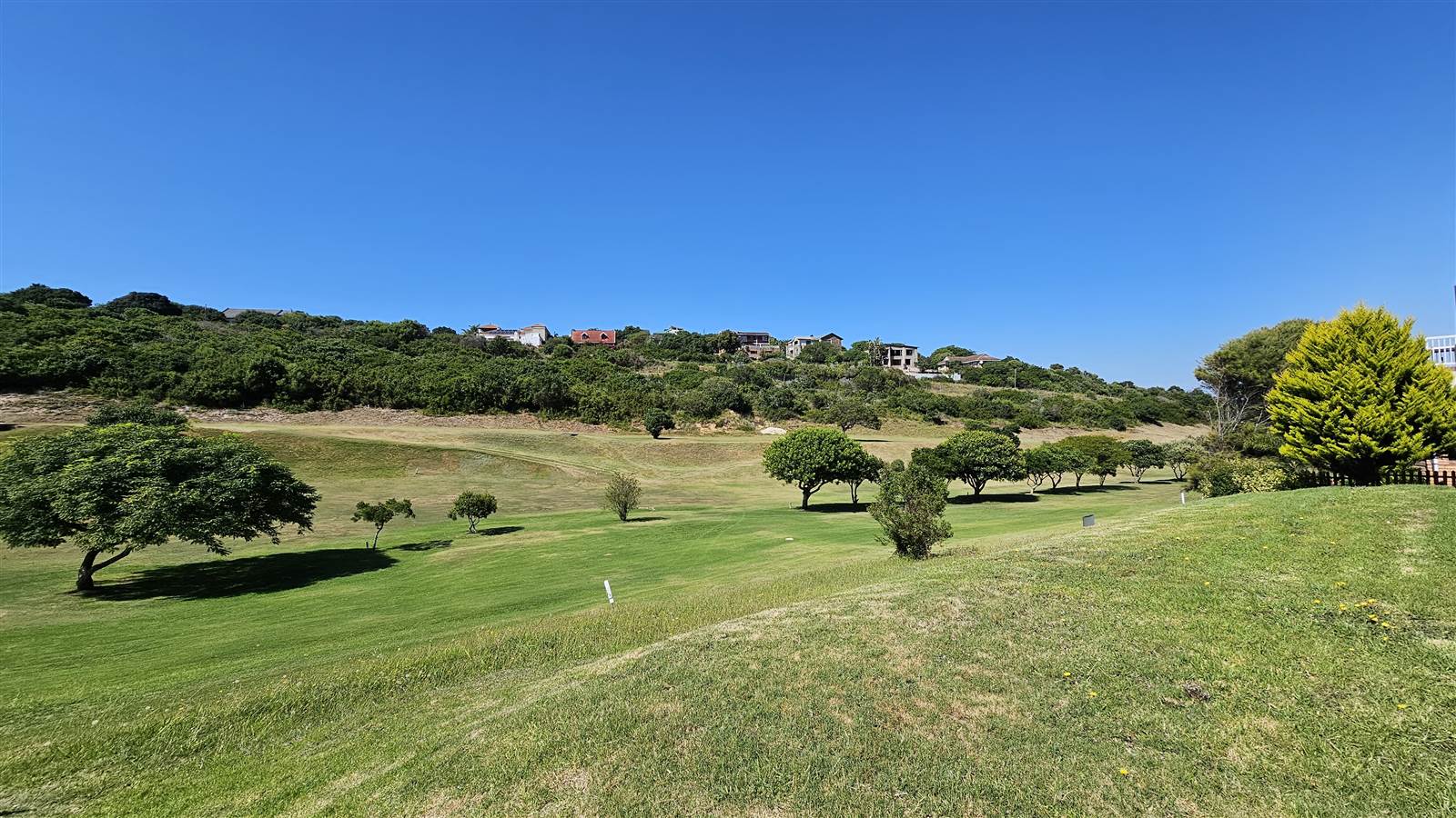 670 m² Land available in Dolphin Creek Golf Estate photo number 8