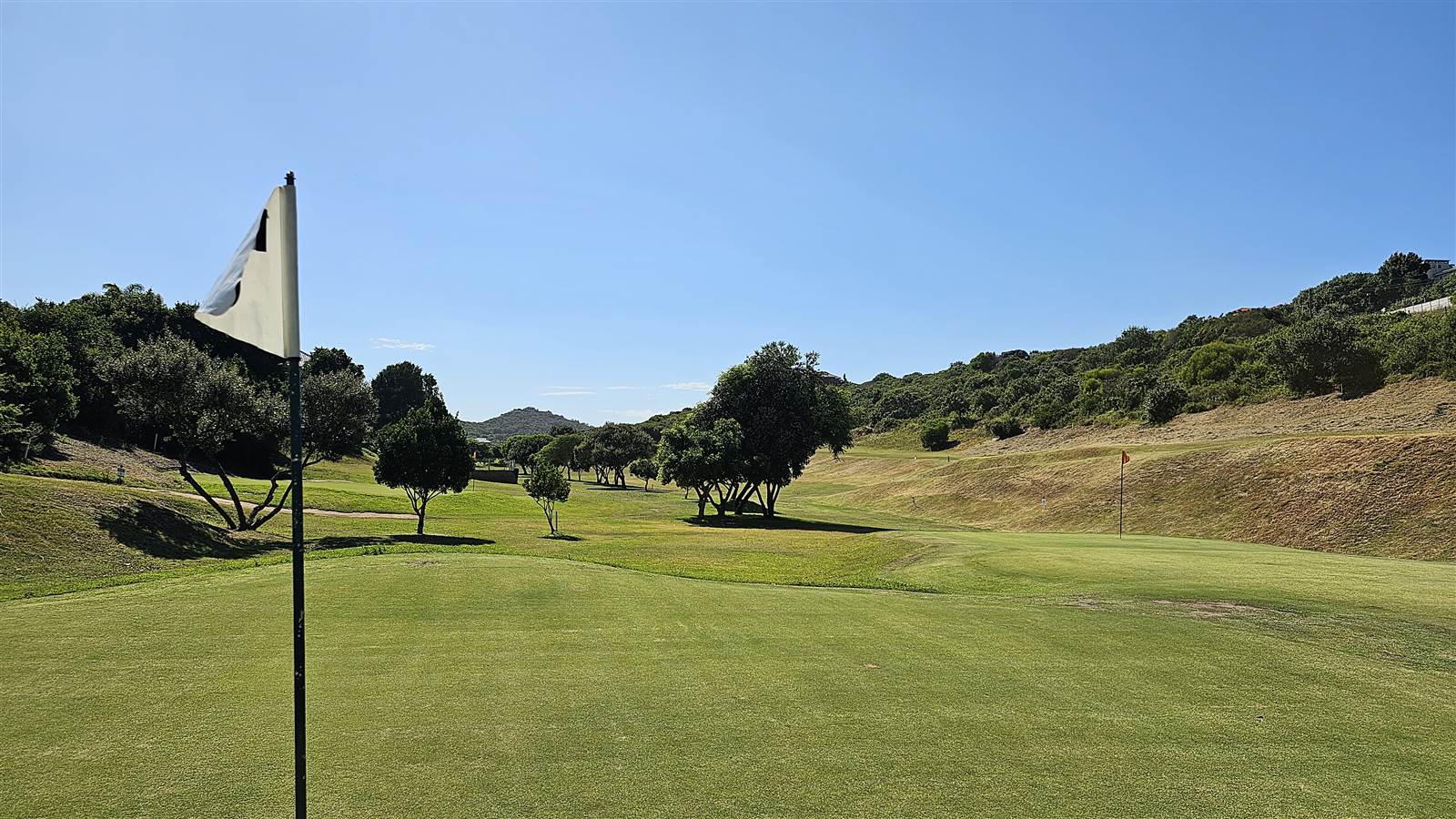 670 m² Land available in Dolphin Creek Golf Estate photo number 20