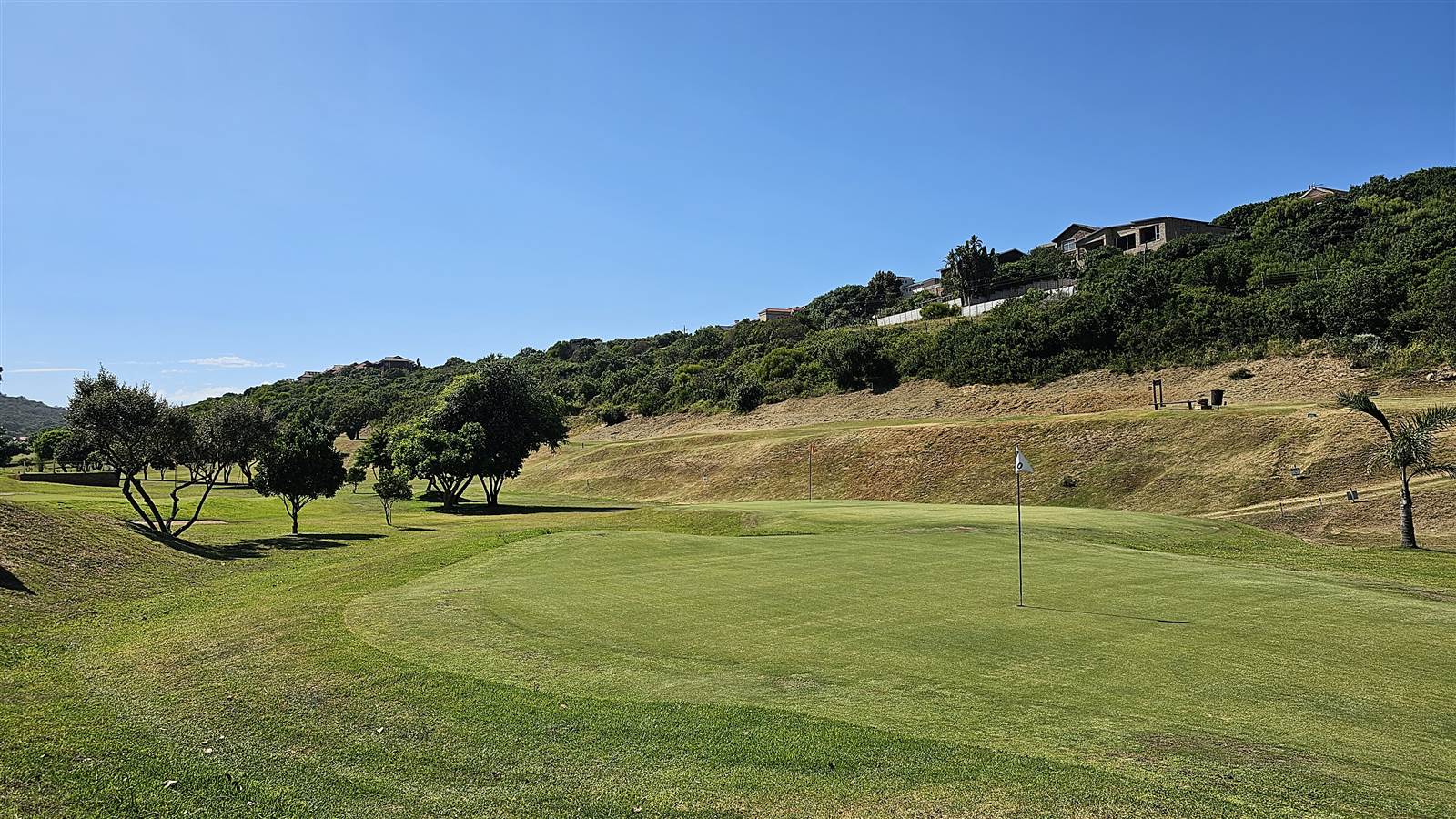670 m² Land available in Dolphin Creek Golf Estate photo number 17