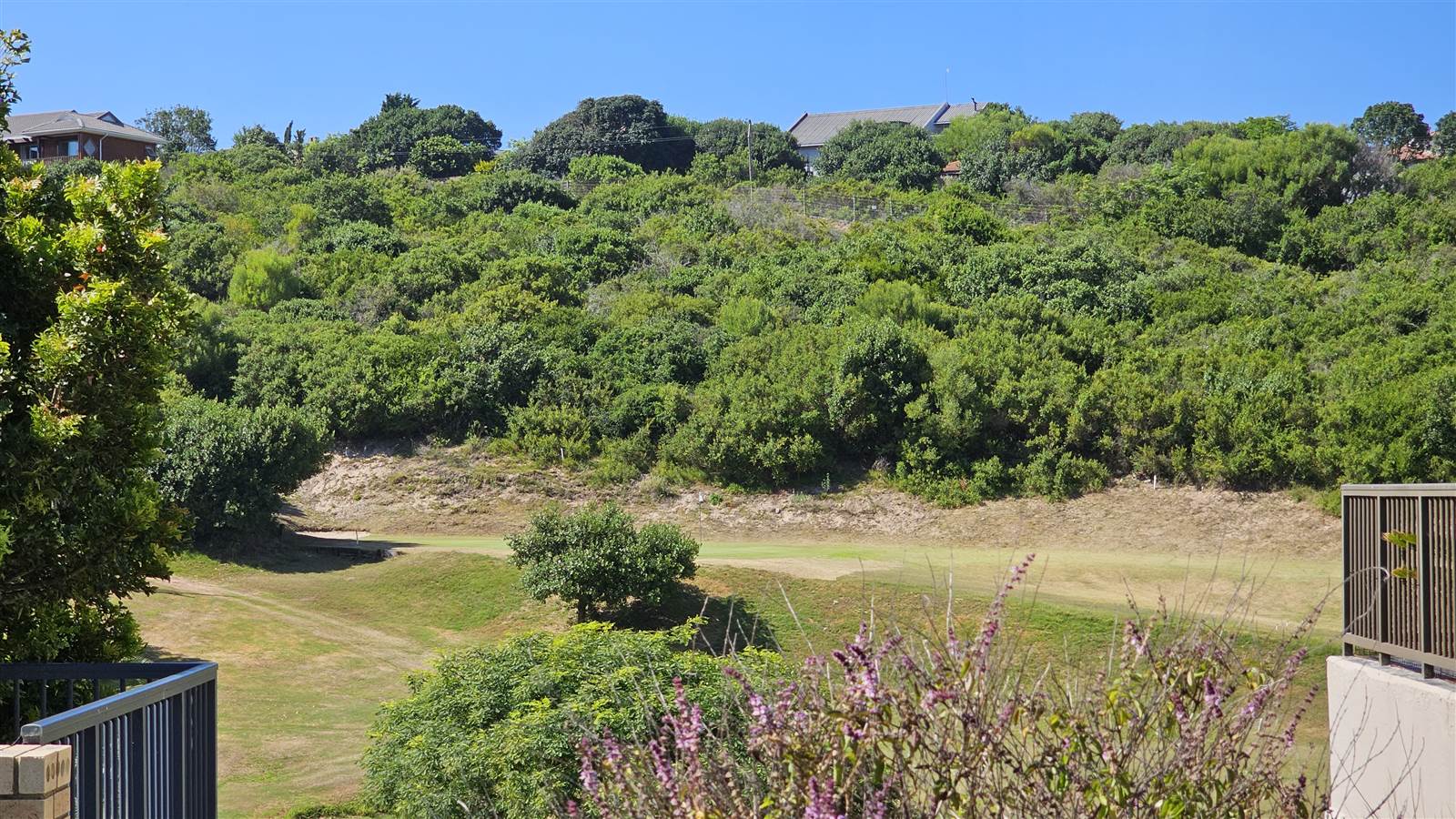670 m² Land available in Dolphin Creek Golf Estate photo number 16