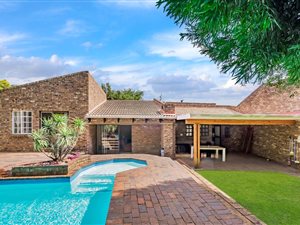 4 Bed House in Hurlingham Manor