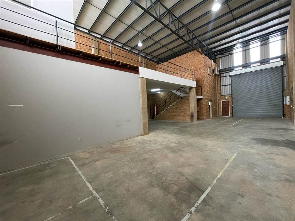 363  m² Industrial space in Lanseria and surrounds photo number 3
