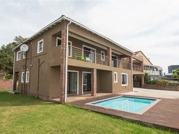 4 Bedroom House 4 Bedroom House