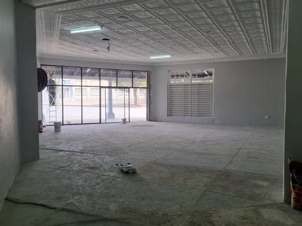 280  m² Commercial space in Bloemfontein photo number 16