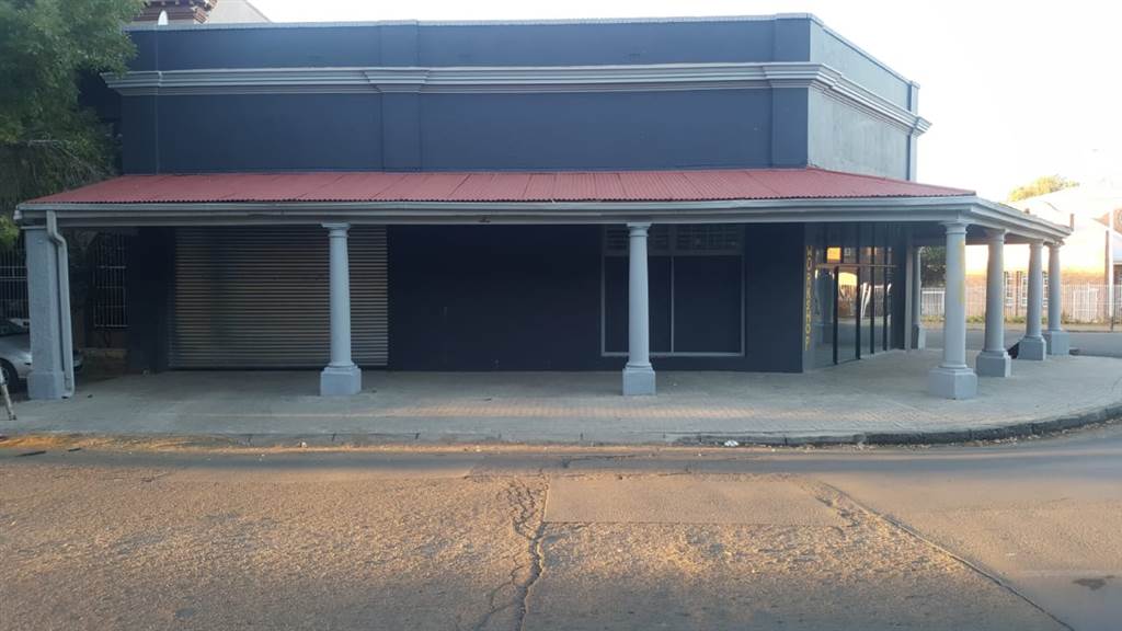 280  m² Commercial space in Bloemfontein photo number 9