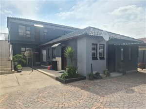 House in Protea Glen