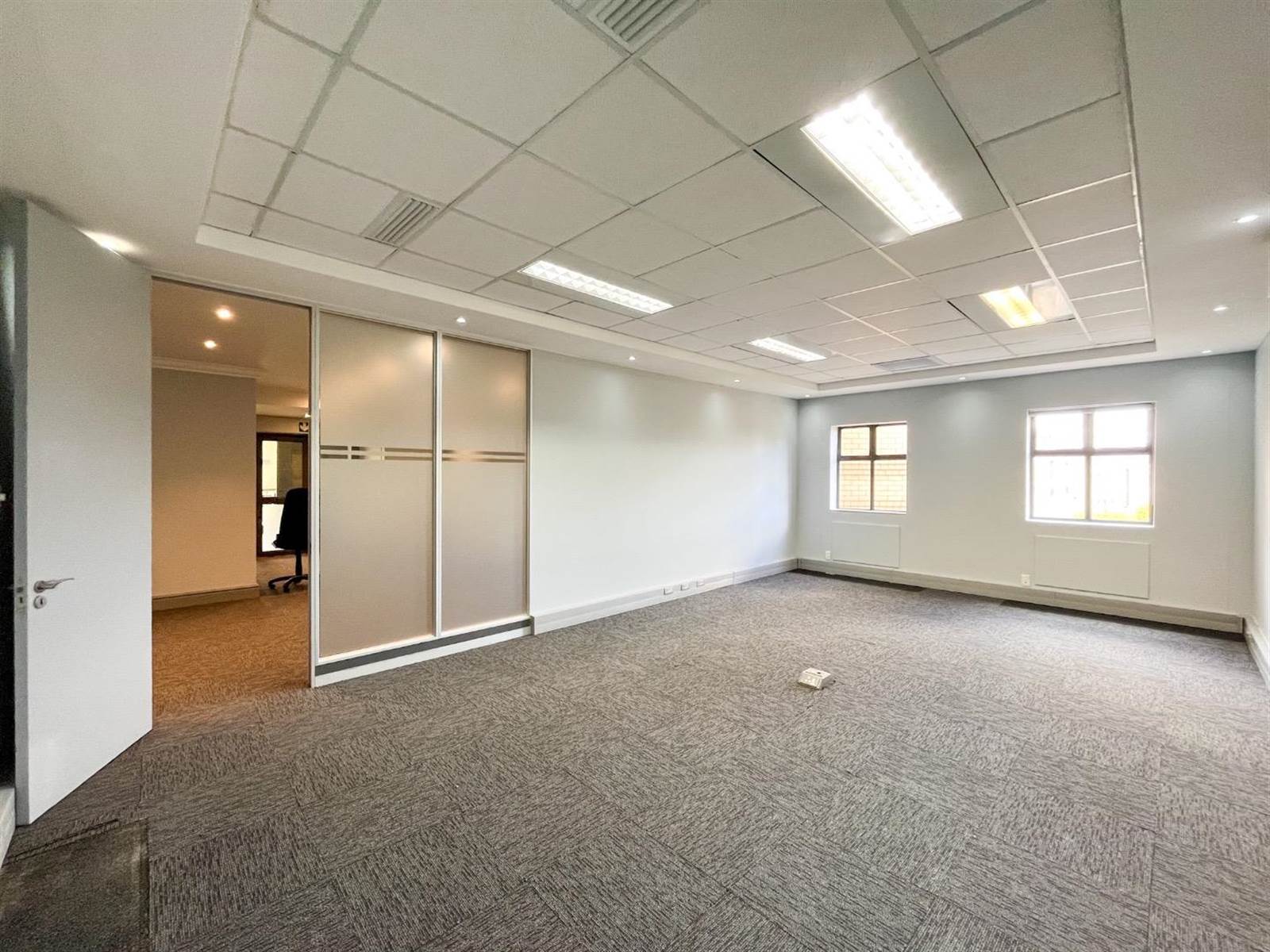 467  m² Office Space in Tyger Valley photo number 4