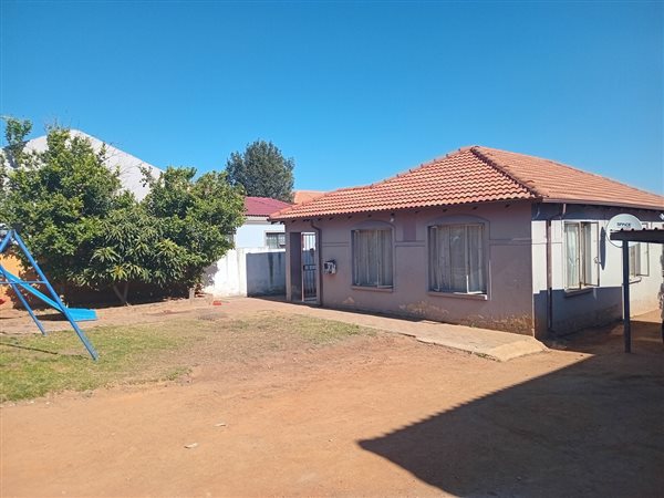 3 Bedroom House 3 Bedroom House