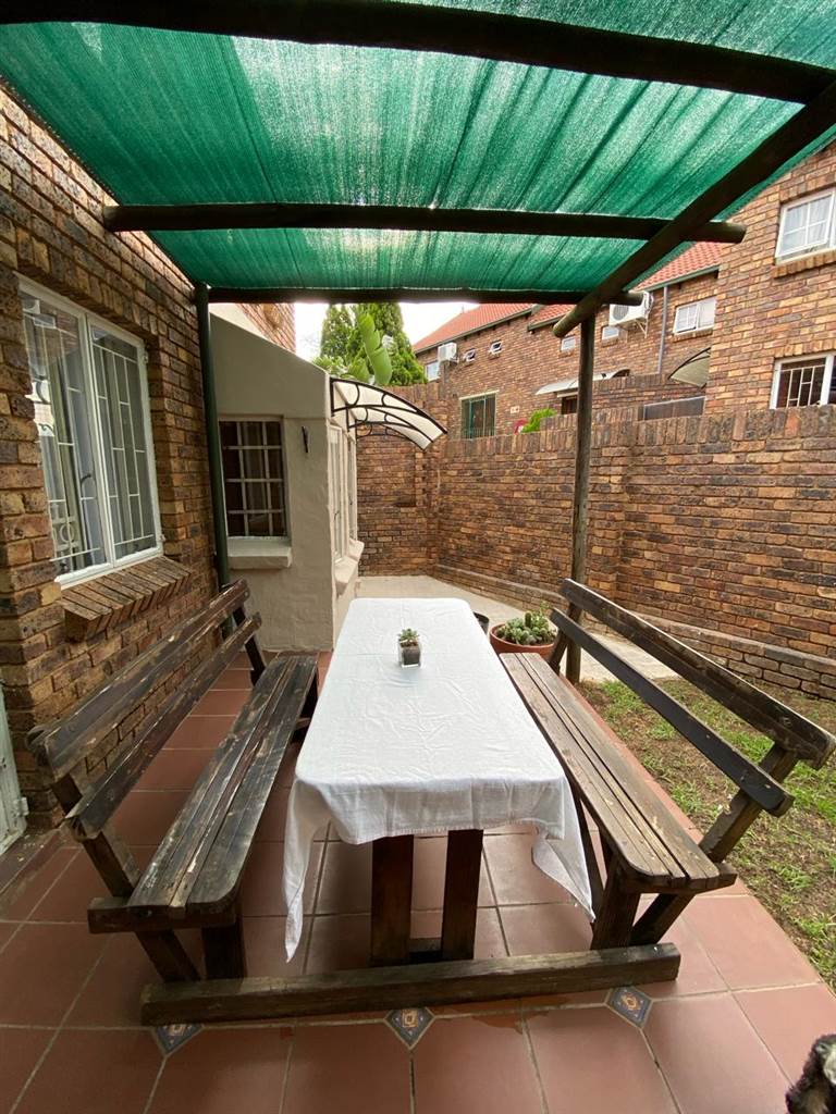 3 Bed Townhouse in Garsfontein photo number 19