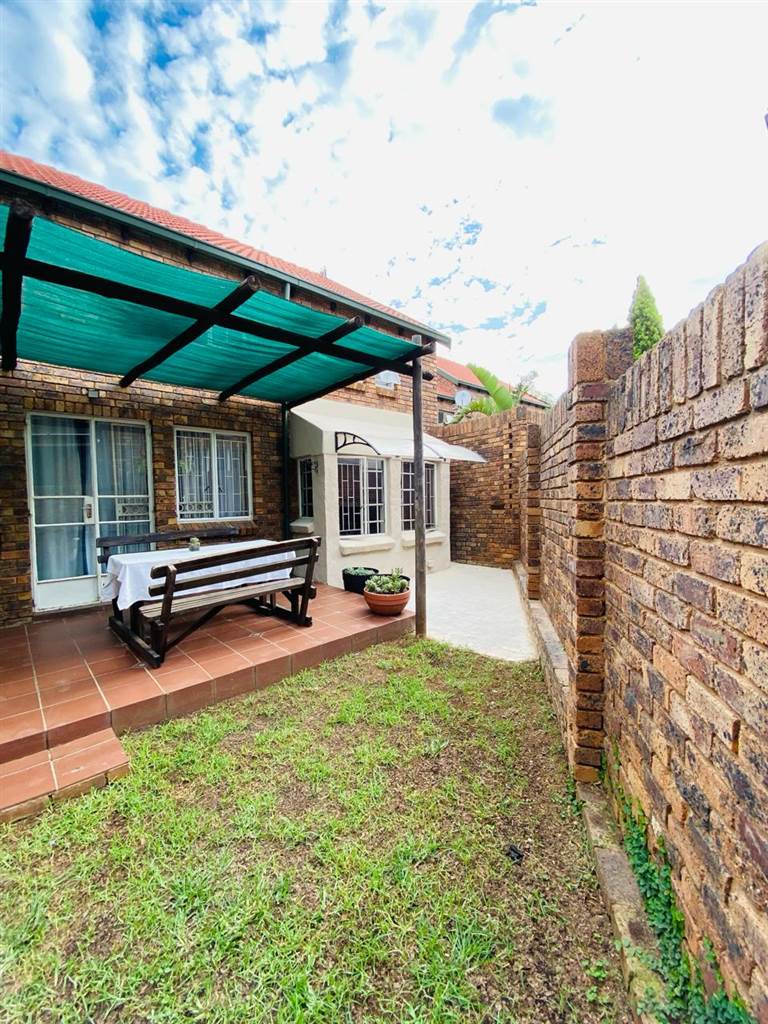 3 Bed Townhouse in Garsfontein photo number 23