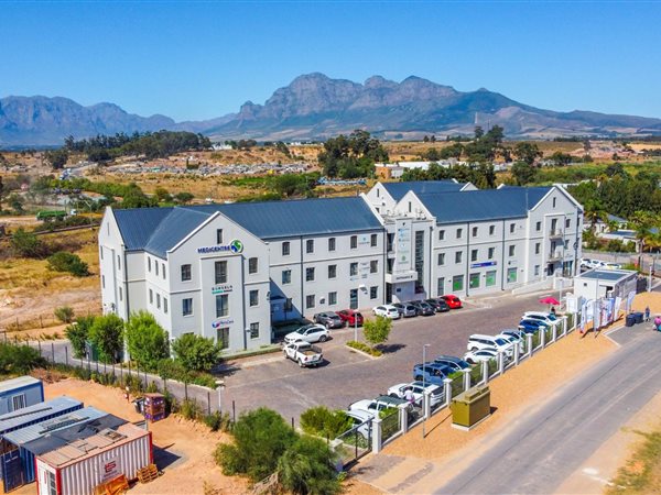 15 000 m² Office Space 15 000 m² Office Space