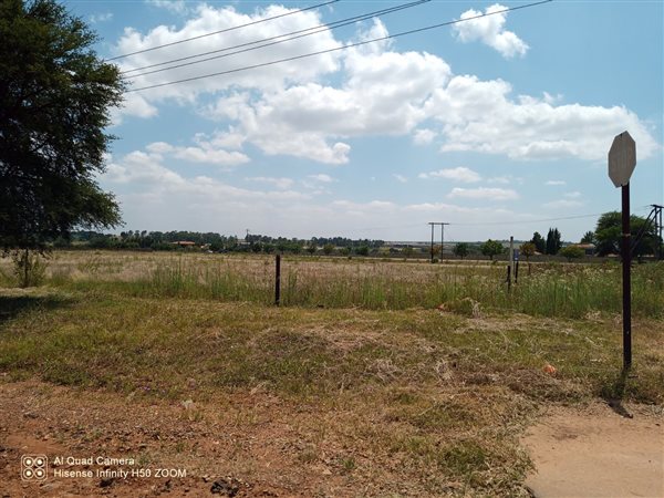 2.9 ha Land available in Bredell AH