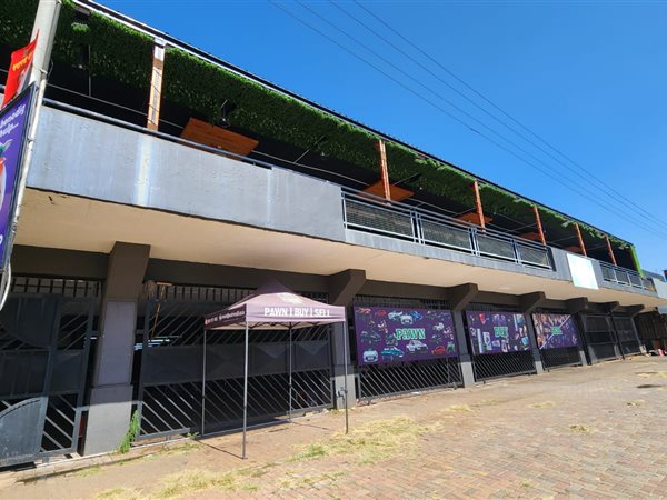 1367  m² Commercial space