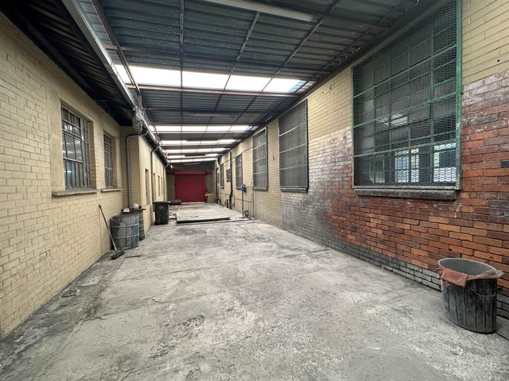 1850  m² Industrial space in Booysens Reserve photo number 18