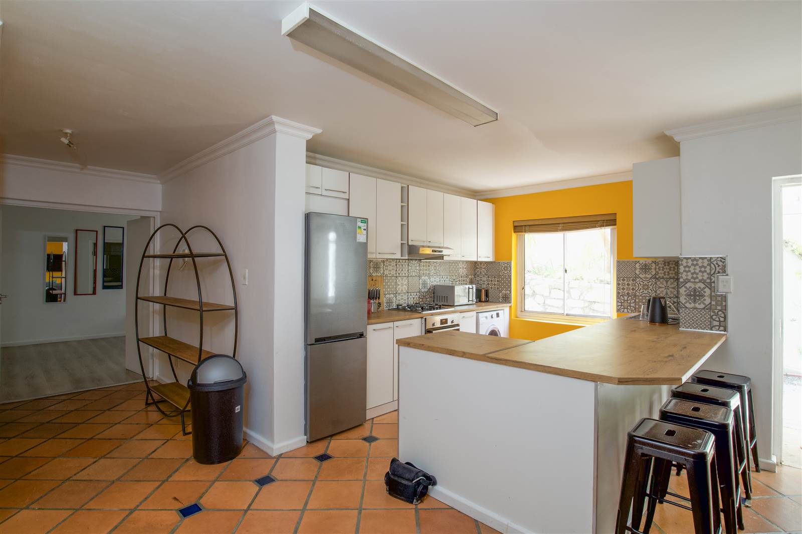 2 Bed Apartment in Hermanus Heights photo number 1