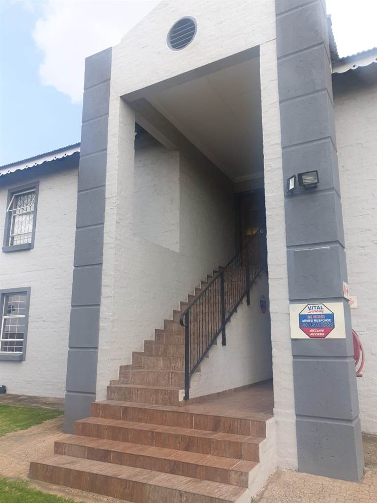 2 Bed Flat in Witbank photo number 13