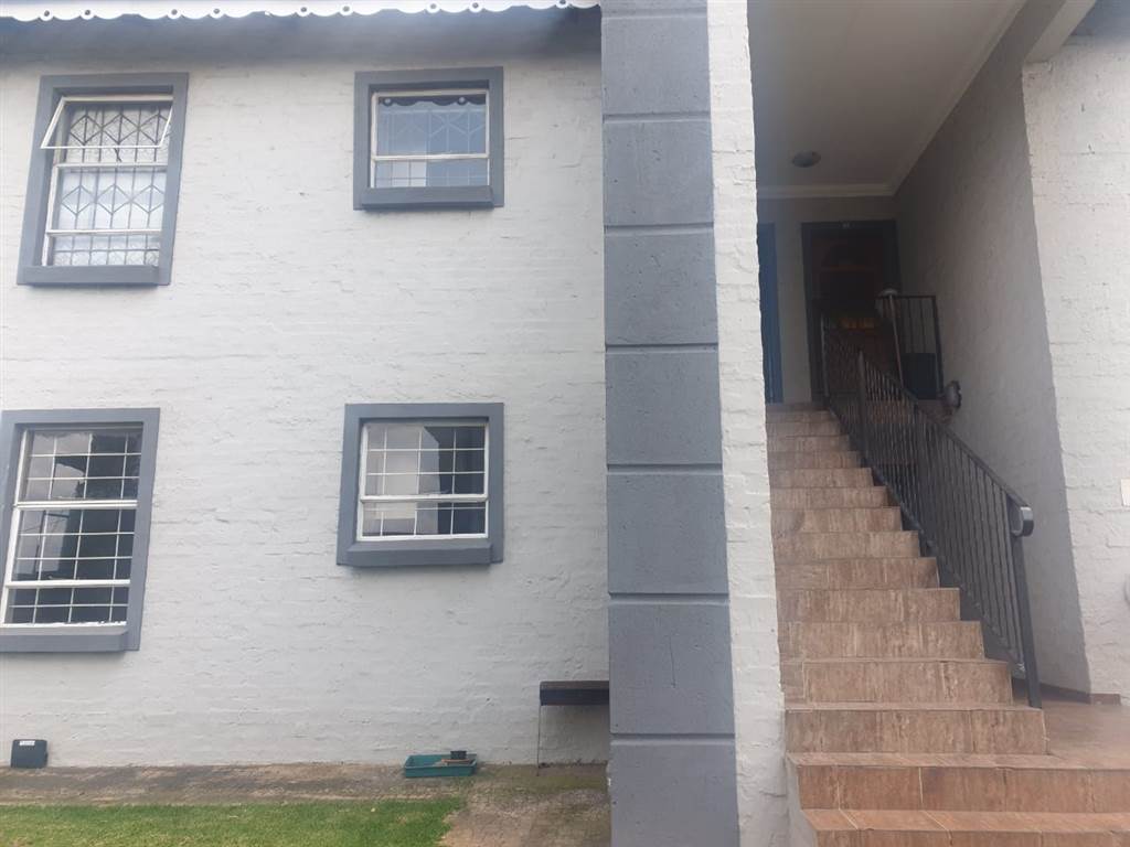 2 Bed Flat in Witbank photo number 14