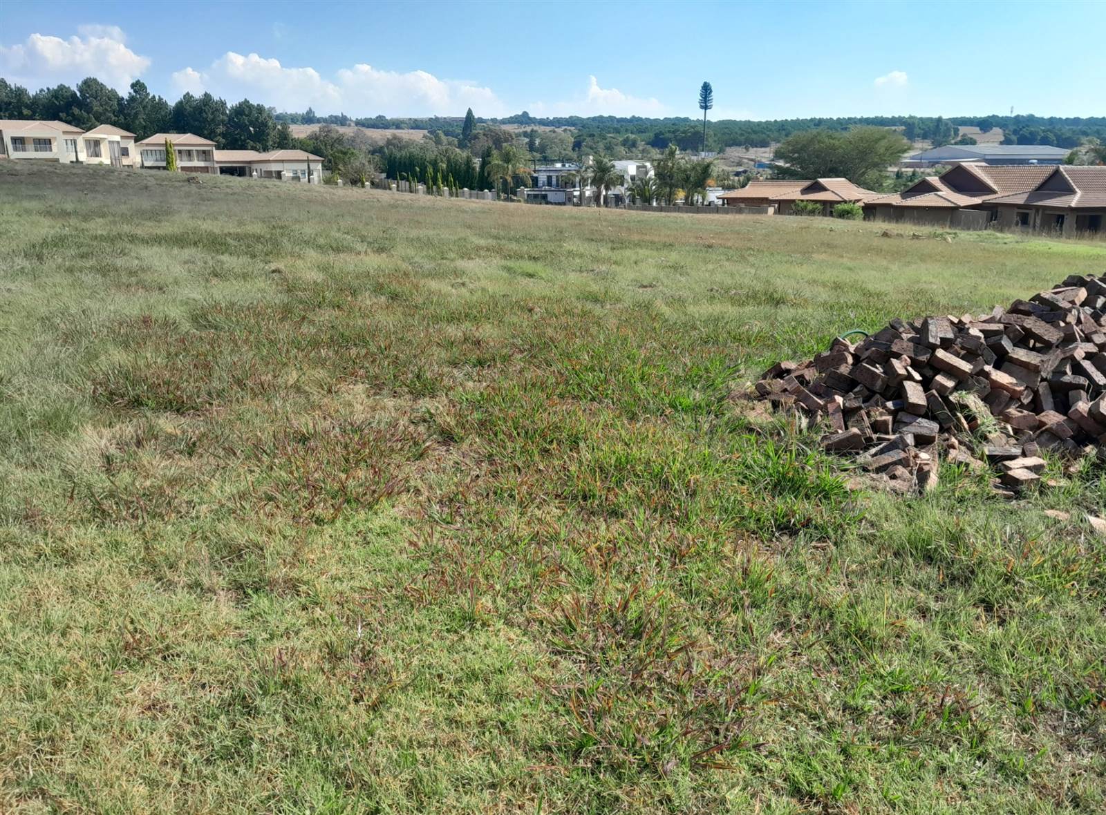 8618 m² Land available in Mooikloof Heights photo number 2