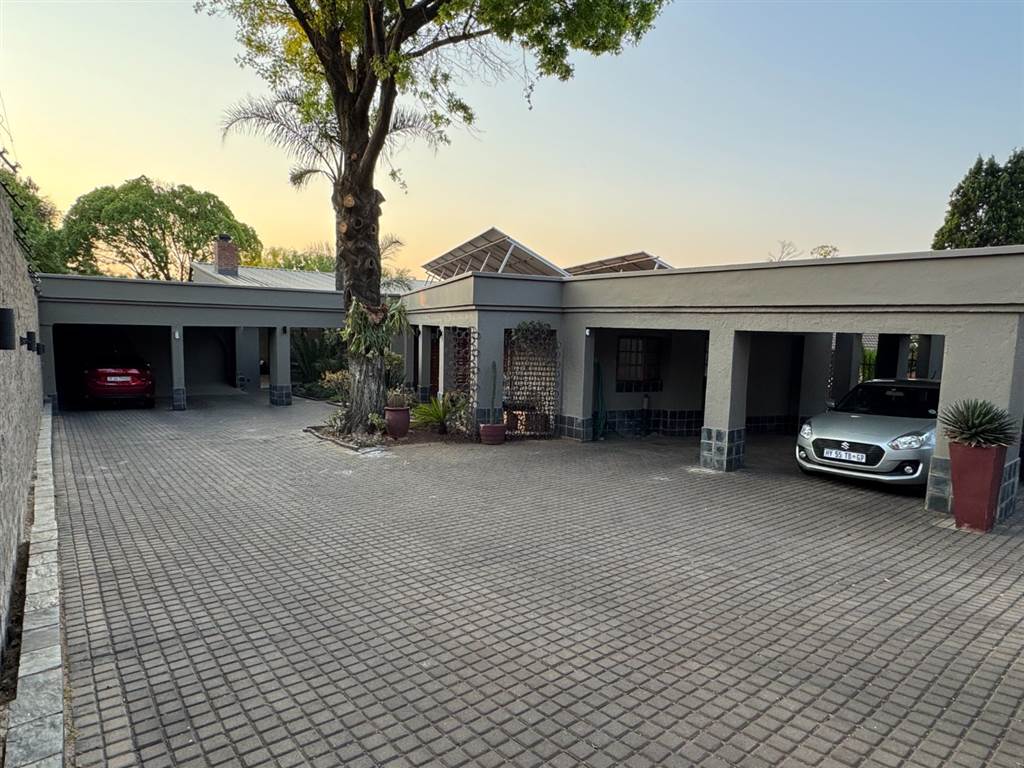 7 Bedroom House
