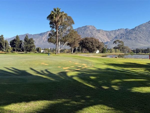 705 m² Land 705 m² Land