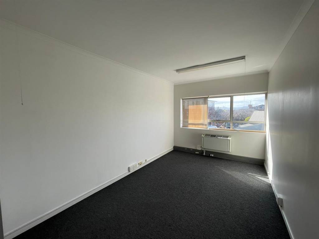 275  m² Commercial space in Observatory photo number 6