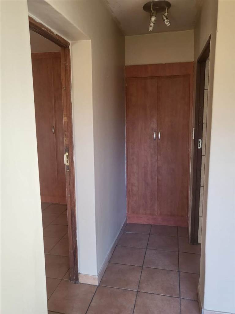1 Bed Apartment in Middelburg Central photo number 9