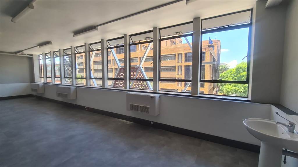 128  m² Commercial space in Pretoria Central photo number 6