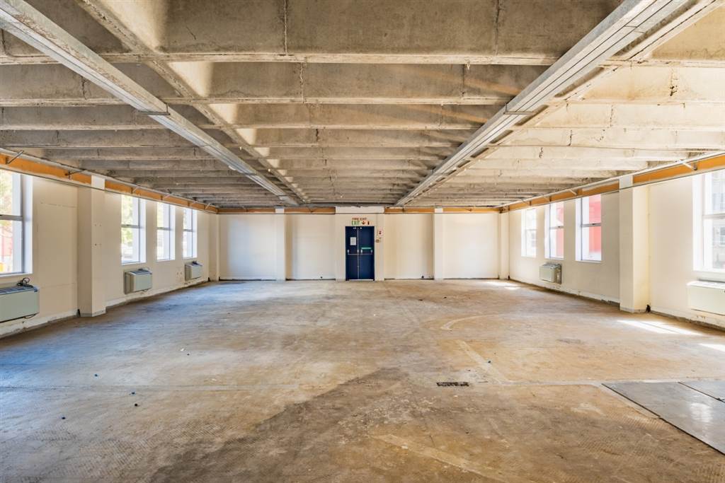 414  m² Office Space in Rondebosch photo number 4