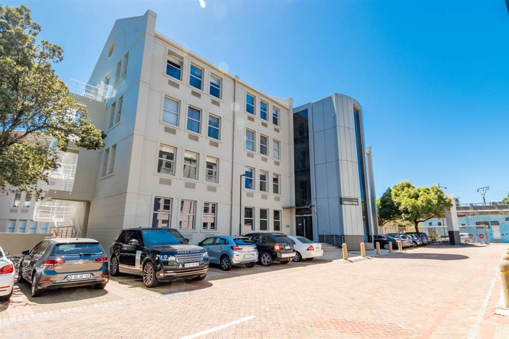 414  m² Office Space in Rondebosch photo number 1