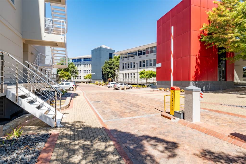 414  m² Office Space in Rondebosch photo number 7