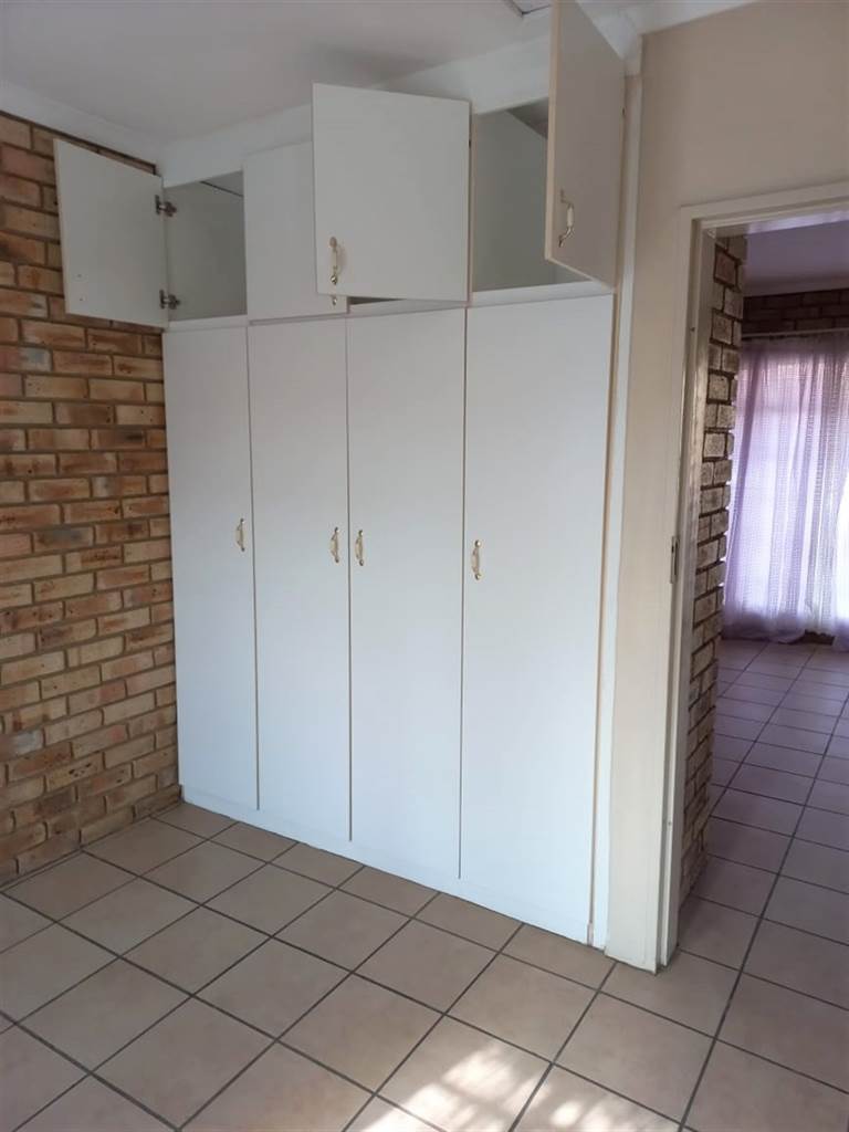 1 Bed Apartment in Parys photo number 7