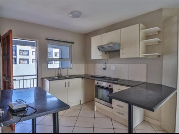 2 Bed Flat in Athlone Park