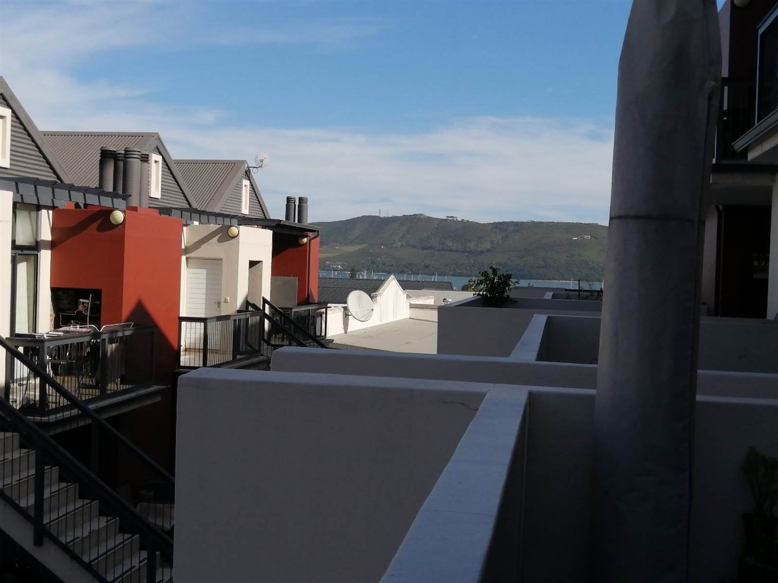 2 Bed Apartment in Knysna Central photo number 8