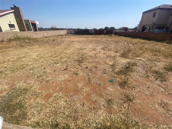 732 m² Land