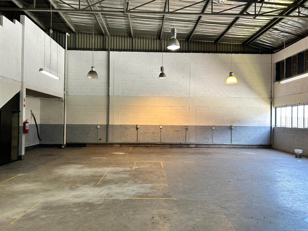 500  m² Industrial space in Wynberg photo number 16