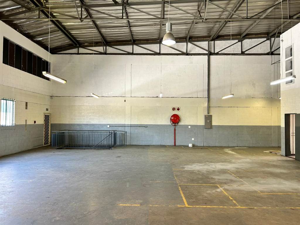 500  m² Industrial space in Wynberg photo number 13