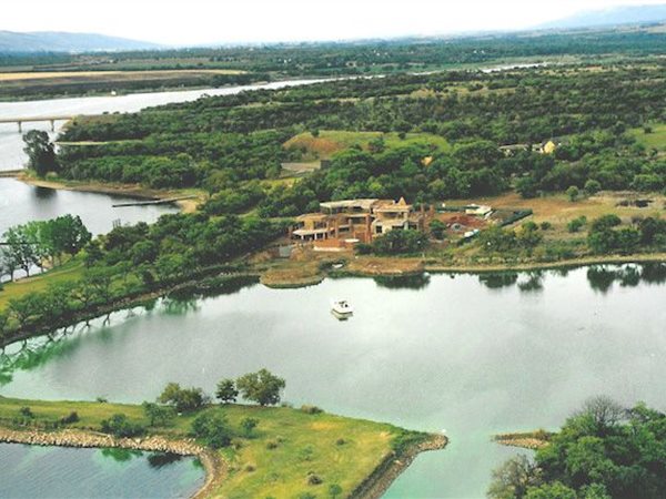 8321 m² Land available in Kshane Lake Lodge