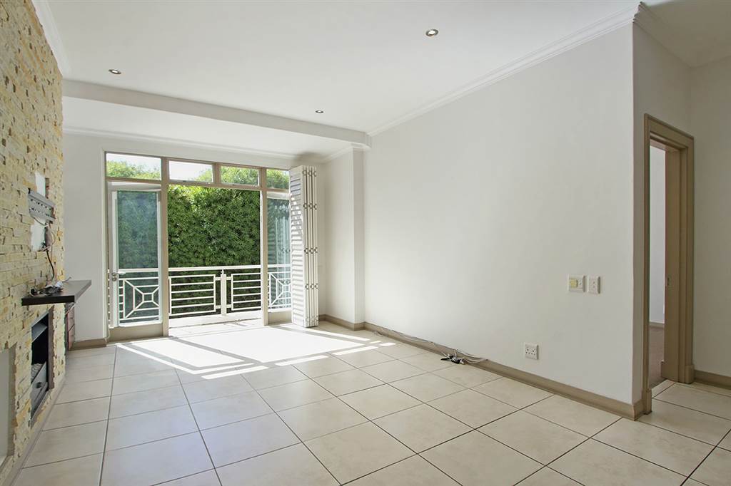 2 Bed Apartment in Newlands photo number 10