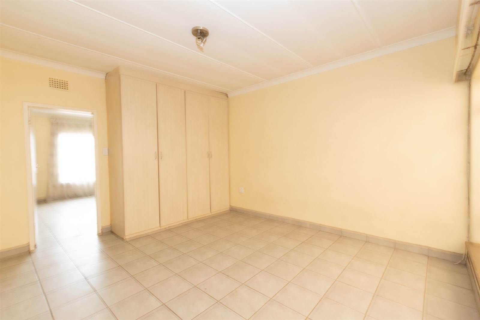 2 Bed Apartment in Kempton Park Central photo number 13