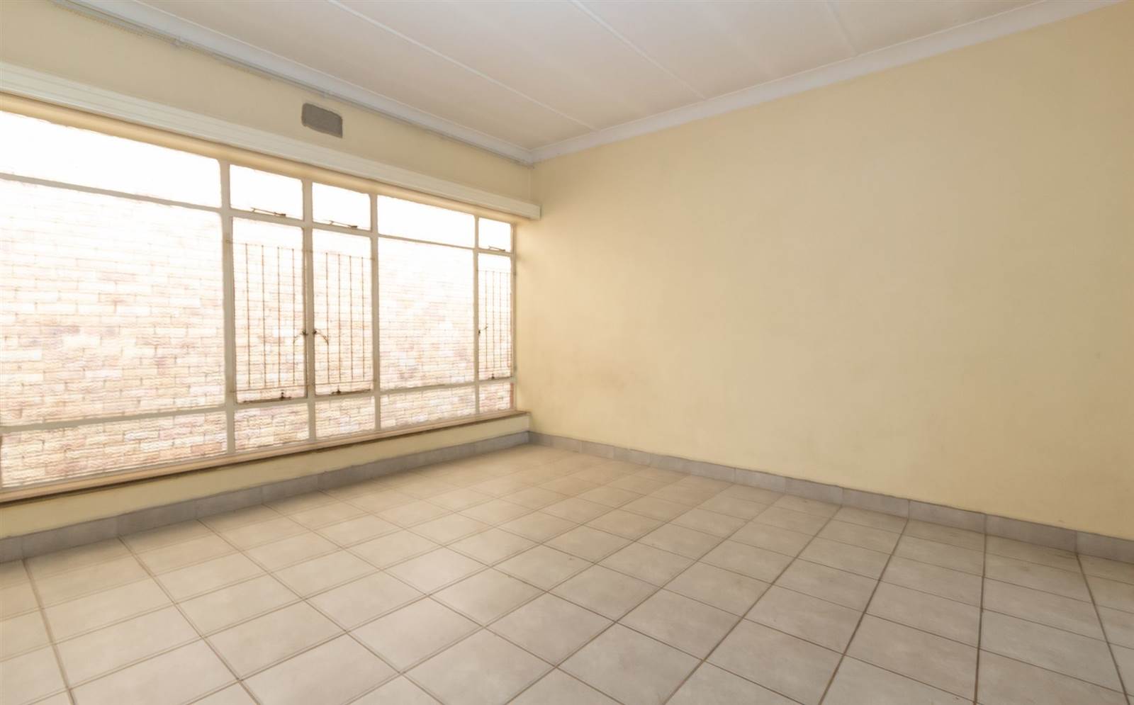 2 Bed Apartment in Kempton Park Central photo number 18