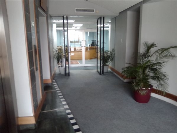 445  m² Office Space