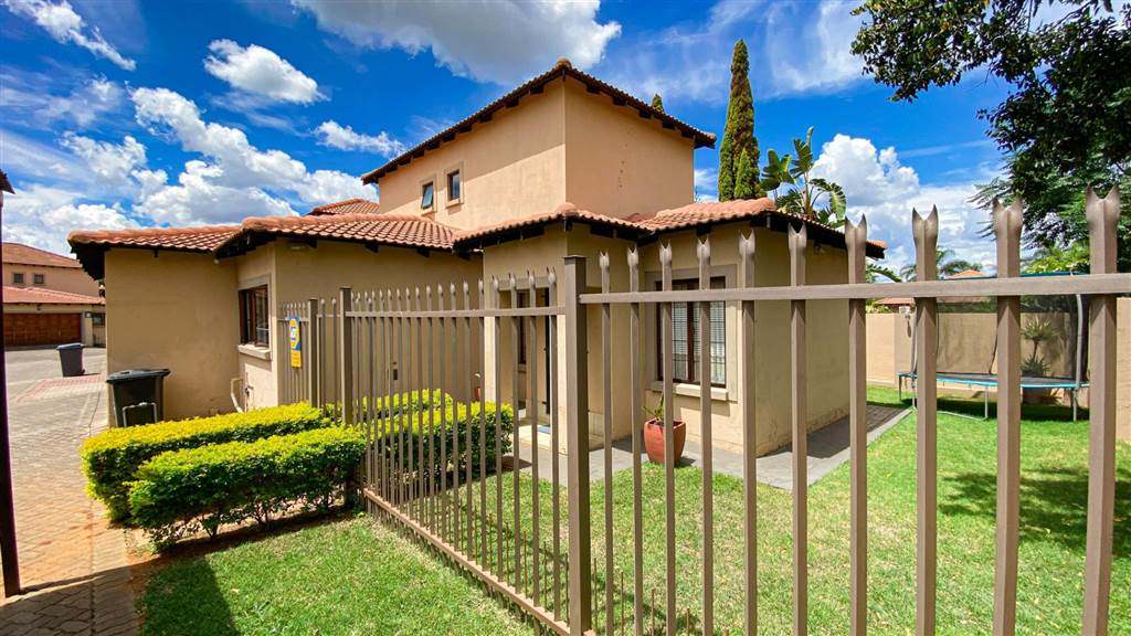 3 Bed House for sale in Theresa Park T3996562 Private Property