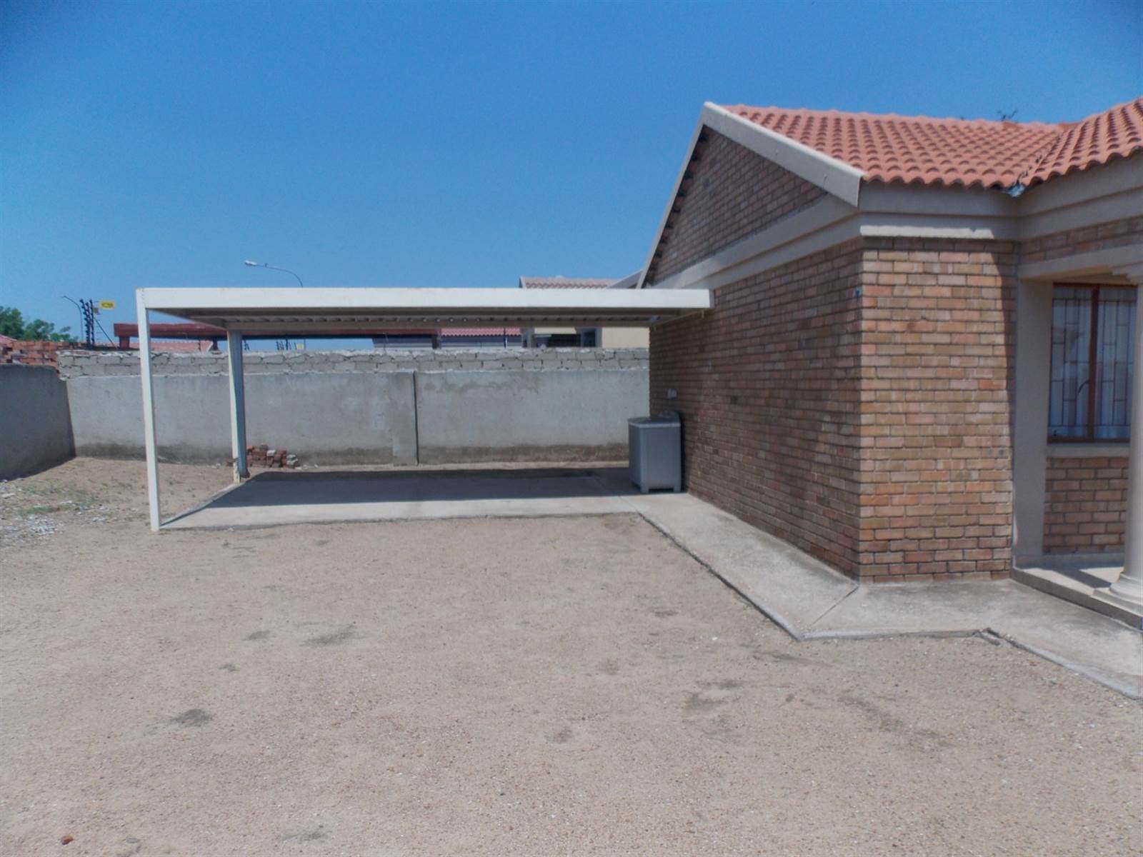 3 Bed House in Rethabile Gardens photo number 2