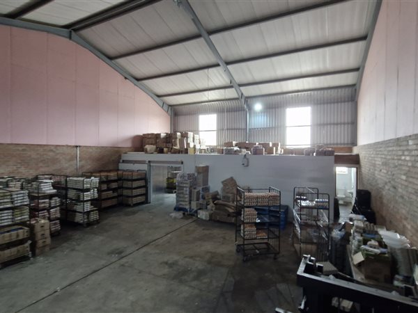240 m² Industrial space 240 m² Industrial space